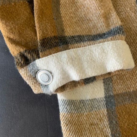 Plaid Button-Up Shacket - Picture 4 of 4